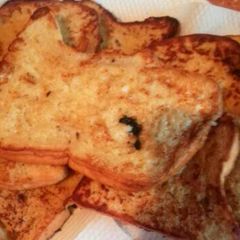 A picture of French toast.