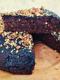 Skillet cake al cioccolato e nocciole