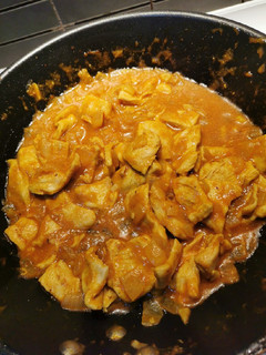 Una foto de Pollo al curry con leche de coco