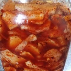 A picture of Jerusalem artichoke kimchi 泡洋姜.