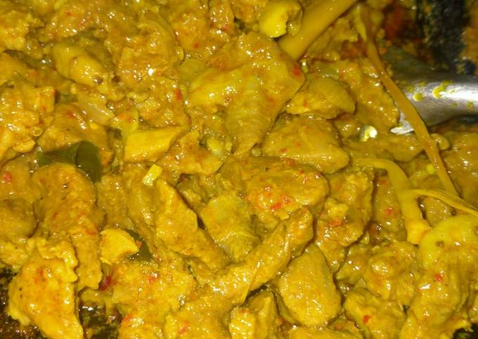 Ternyata ini loh! Resep membuat Daging bumbu kuning yang nikmat