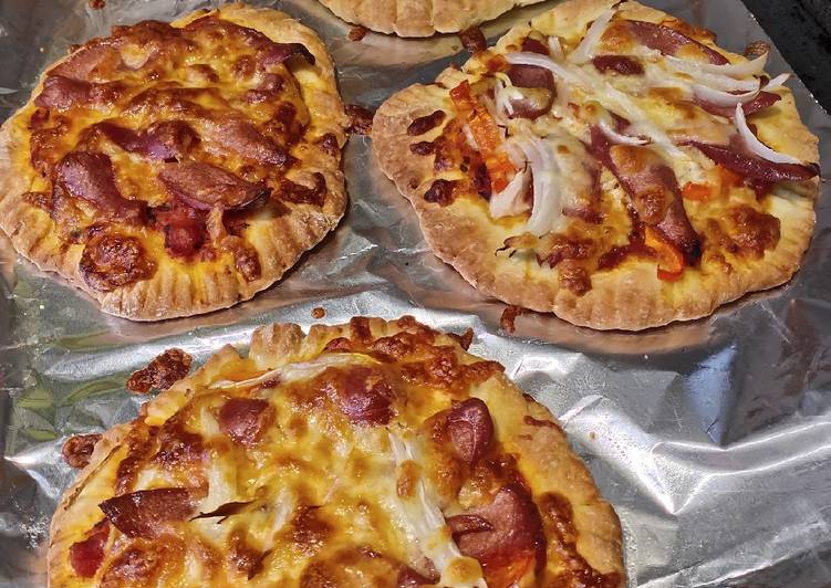 How to Make Favorite Mini Sausage Pizza