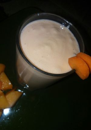 A picture of Carrot papaya and banana smoothie.