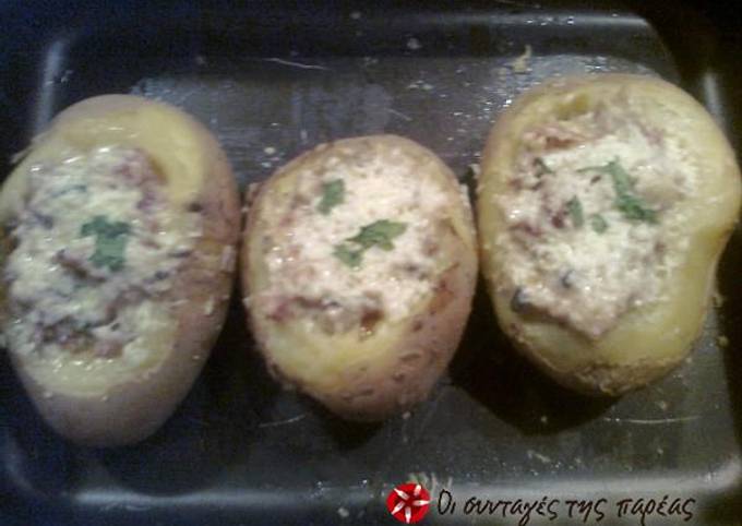 κύρια φωτογραφία συνταγής Γεμιστές πατάτες με προσούτο
