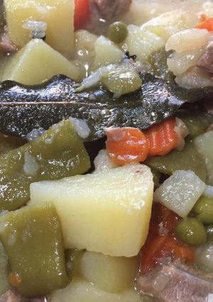 Una foto de 143. Ragout de ternera con menestra
