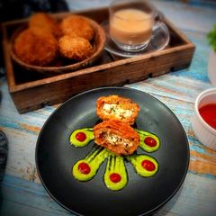 Paneer stuffed potato cutlets A picture of Paneer stuffed potato cutlets.