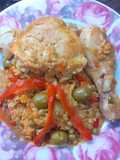 Arroz con pollo estilo Puertorriqueño