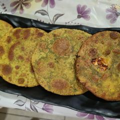 A picture of Palak Paneer Ki Kachori.