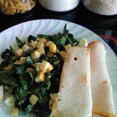A picture of Ensalada espinacas y crutones.
