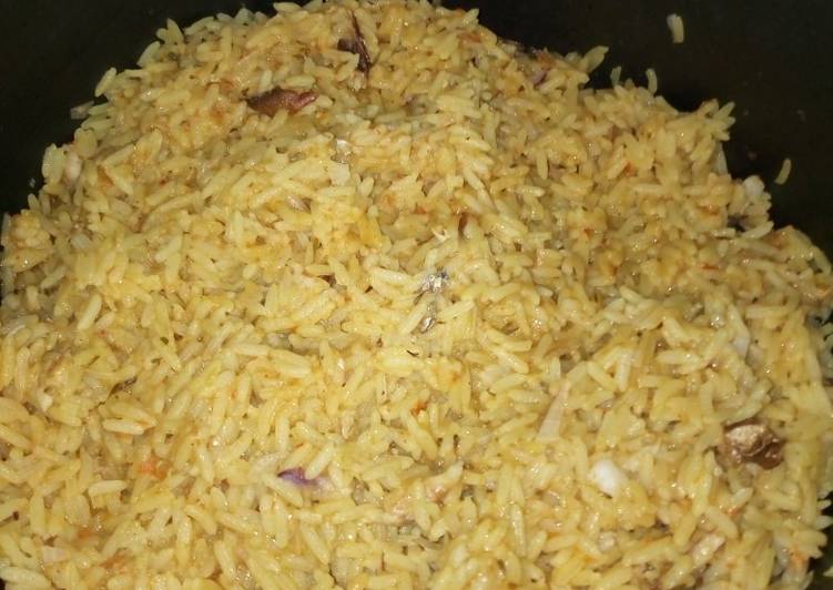 Coconut Rice with Shredded Chicken and Stockfish