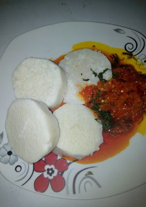 A picture of Boil Yam with fresh pepper, onions n scent leave source.