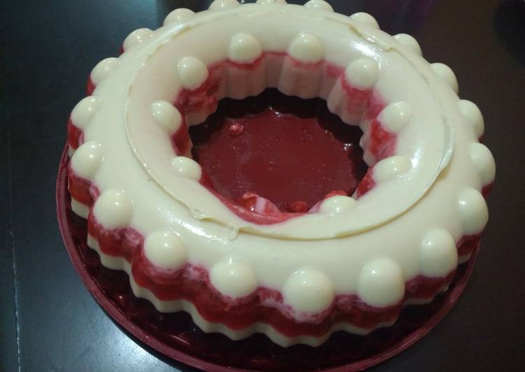 Gelatina de leche sabor vainilla y gelatina de grosella de agua Receta