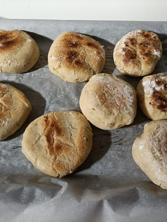 Una foto de Molletes a la sartén