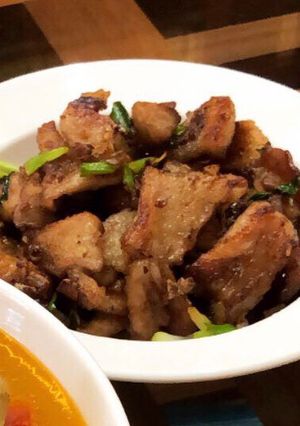 Hình của món Thịt rang cháy cạnh.