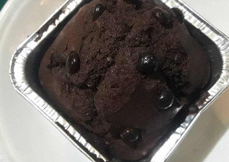 Langkah Mudah untuk Menyiapkan Kue Bolu Coklat Chocochip, Bikin Ngiler