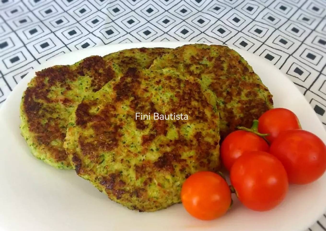 Hamburguesa de pollo y brócoli sin huevo