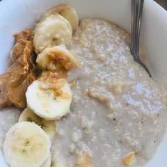 Una foto de Avena y canela desayuno