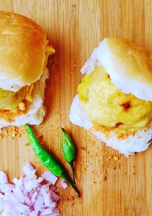 A picture of Vada pav.