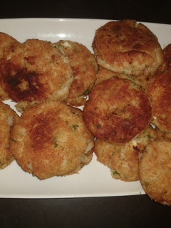 Una foto de Tortitas de papa con queso panela y cilantro