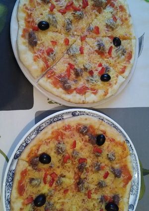 صورة لوصفة بيتزا بعجينة سريعة