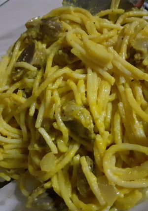 Una foto de Spaghetti con salsa huancaína y mollejitas