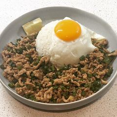 A picture of Thai basil pork (pad krapow moo).