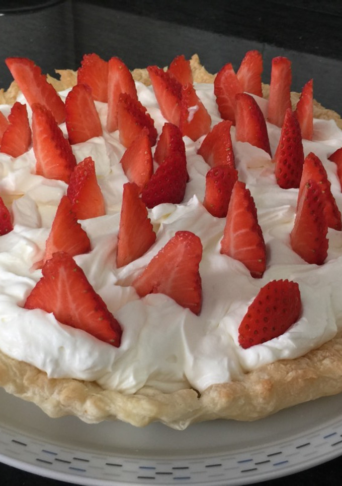 Una foto de Hojaldre de fresas y queso