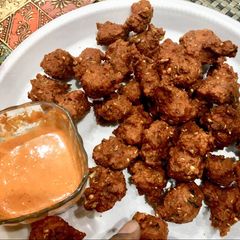 A picture of Daal pakodi.