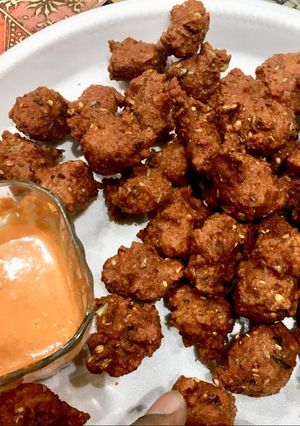 A picture of Daal pakodi.