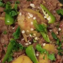 A picture of Qeema aloo.