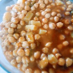 A picture of Simple masala chana chat.