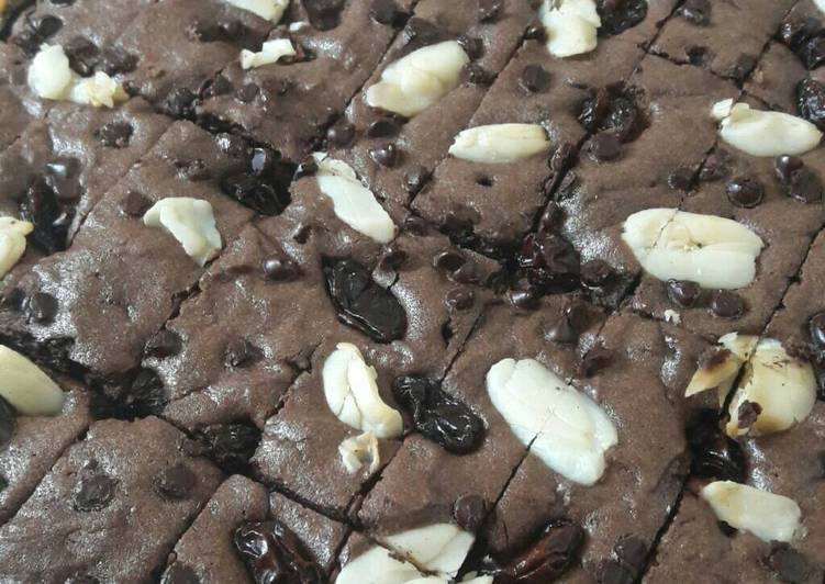 Resep Brownis Panggang Putih Telur TieBanny yang Bisa Manjain Lidah