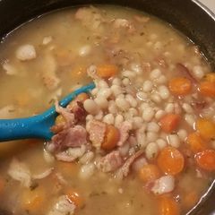 A picture of Navy Bean & Bacon Soup.