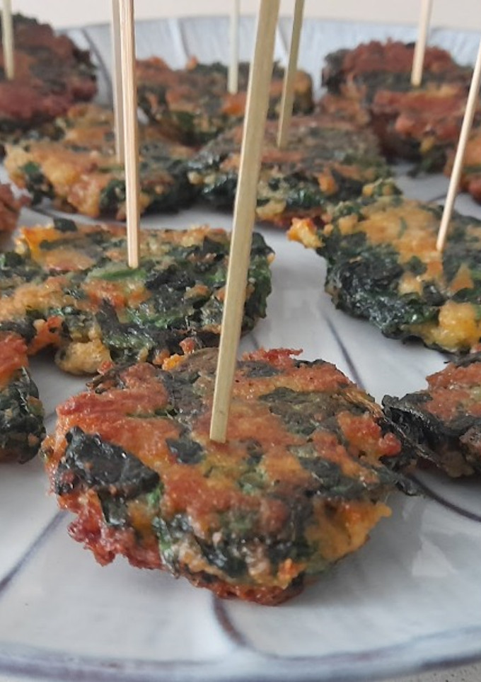 Una foto de Tortitas de espinacas con piñones
