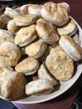 Scones de queso y ajo deshidratado