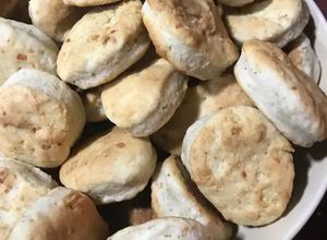 Una foto de Scones de queso y ajo deshidratado