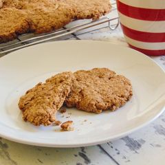 A picture of Healthy Peanut Butter Cookies.