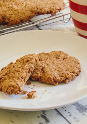 A picture of Healthy Peanut Butter Cookies.