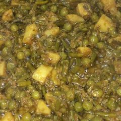 A picture of Alu matar mongray.