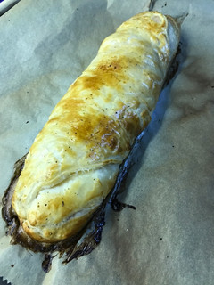 Una foto de Rollo de Hojaldre de salmón y queso