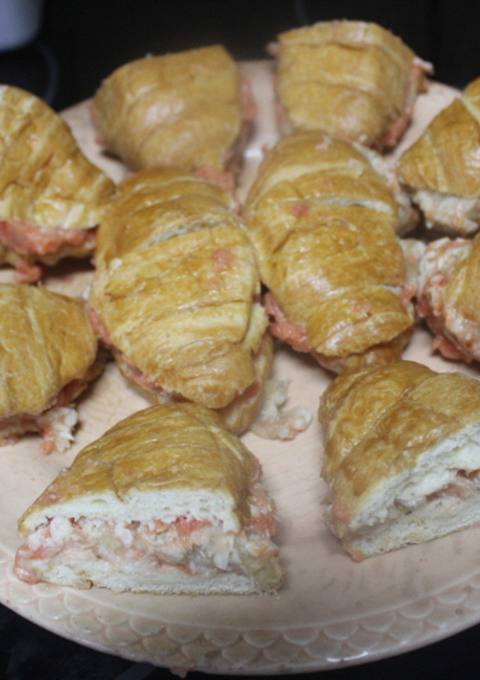 Una foto de Mini cruasanes con salmón y queso