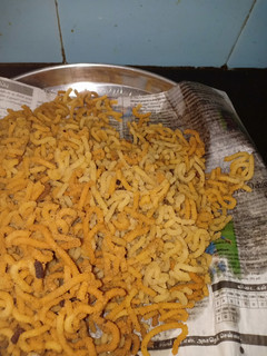 மொறு மொறு முறுக்கு செய்முறை முக்கிய புகைப்படம்