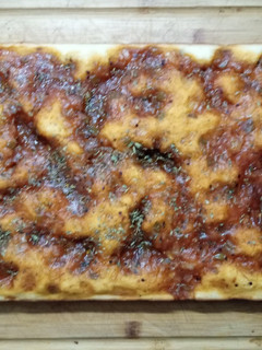 Una foto de Pizza de cumpleaños