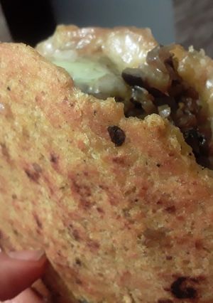 Una foto de Arepa rellena de "carne bbq" y queso...🍘🧀🍘🧀😜😛😝