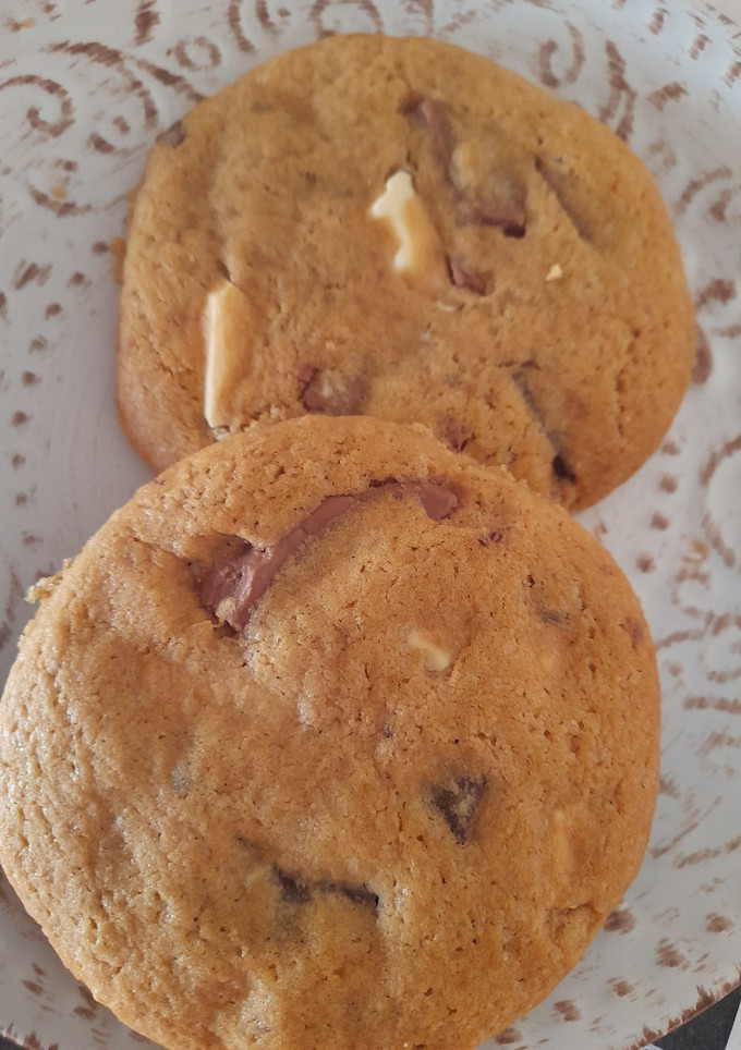 Φωτογραφία της συνταγής Soft cookies με τρεις σοκολάτες 🍪🍫
