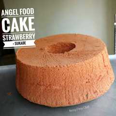 รูปของ Angel Food Cake Strawberry + Sukade