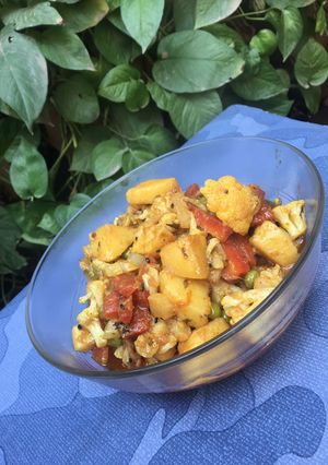 A picture of Achari Sabzi.
