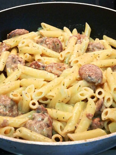 Una foto de Macarrones con butifarra gratinados