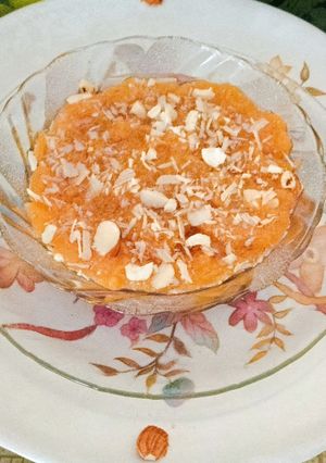 A picture of Delicious unique healthy muskmelon dry fruit halwa.