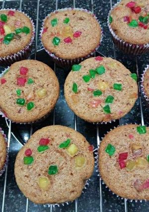 A picture of Eggless Orange Muffins !!.